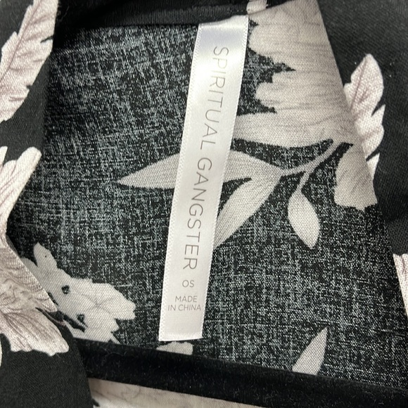 Spiritual Gangster Black Floral Front Tie Kimono Robe OS - Picture 8 of 10